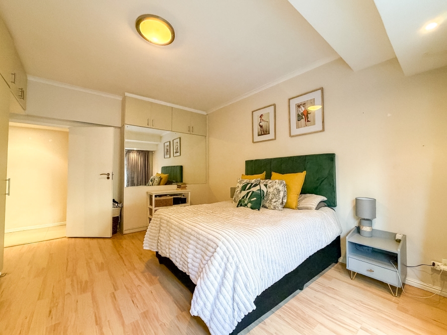 2 Bedroom Property for Sale in Oranjezicht Western Cape